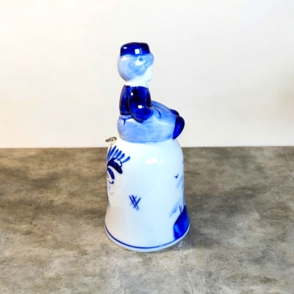 Delft Blue, Handpainted Miniature Bell with Boy sitting on the top. - Picture 5 of 7